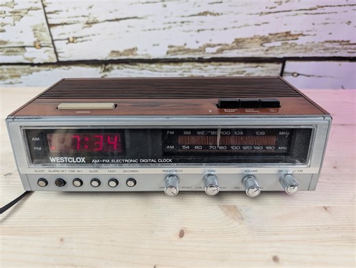 Vintage Westclox Sierra Alarm Clock Radio 1970s – AM/FM Electronic Digital Clock – Faux Wood – Mid Century – Working - Etsy Canada