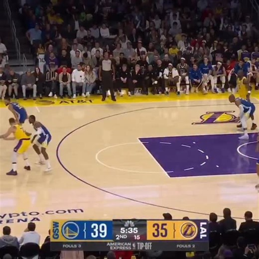 @courtsidebuzzig on Instagram: "Marcus Smart out here wrestling with Stephen Curry & he threw him to the floor 😂😳"