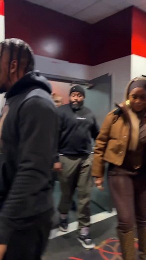 Had to make a surprise visit to the Magic Johnson Harlem to see my fans! For My Fans The Film, exclusively in cinemas November 8!!! Grab your tickets at maryjbligefilm.com 🙌🏾 | Mary J. Blige
