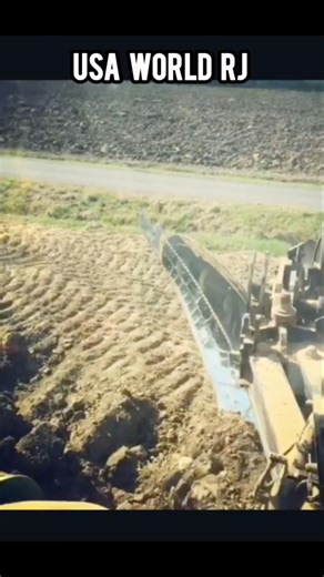 Big Tractor Deep Plowing in the field #usatractor #americanfarming #farmequipment