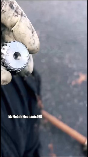 1.8M views · 21K reactions | Axle installment tip  #AxleInstall #MechanicTips #CarRepair #AutoRepair #DIYMechanic #MobileMechanic #WrenchLife #CarMaintenance #GarageLife #FixItRight #MechanicHacks #BrakeJob #SuspensionWork #ToolTime #MyMobileMechanic | My Mobile Mechanic / Auto Repair & Brake Replacement. | Facebook