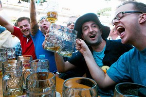 10 Tips for Surviving Oktoberfest