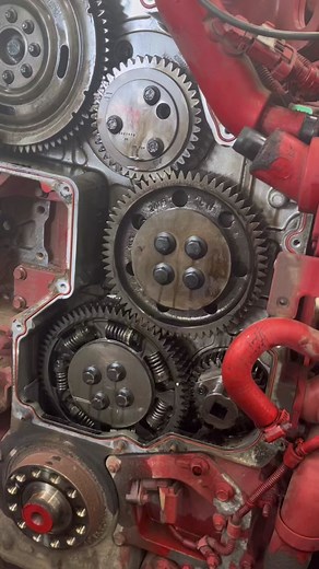 Cummins ISX15 Engine Noise Complaint and Gear Cover Issue