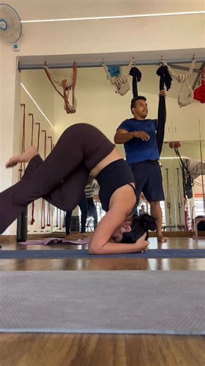 Headstand variations after a long time ☺️ [Yoga, fitness, wellness, yoga glow, headstand, headstand variations, yoga class, Goa, fit women] #Yoga #Fitness #Wellness #YogaGlow #Headstand #HeadstandVariations #YogaClass #Goa #FitWomen #YogaInGoa #HealthyLifestyle #MindBodySoul #YogaJourney #StrongNotSkinny #BalanceAndBreathe #YogaEverywhere #WellnessGoals #YogaInspiration #YogaCommunity | Flexcia D'souza