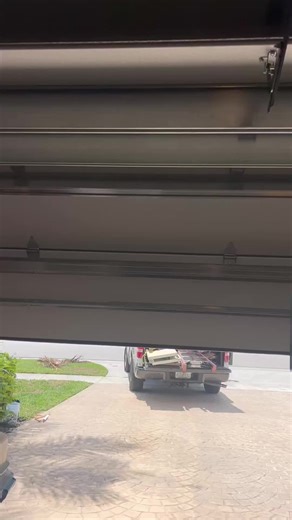 Puertas Insuladas con Motores Liftmaster 8365