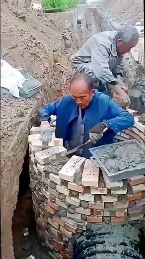 Sewage wellhead bricklaying process