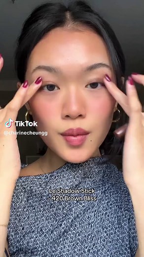 The easiest brown smokey eye using @L’Oréal Paris le shadow sticks. Creamy, blendable, and feels so luxe ✨ #ShadowStick #LOrealParis #makeupreview #smokeyeye #lorealparispartner #newproduct #cleangirl #grwm #fallmakeup #makeupideas