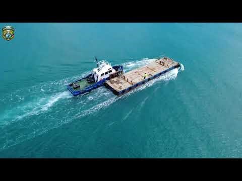 Διώρυγα Κορίνθου - Ποσειδωνία. Διέλευση φορτηγίδας