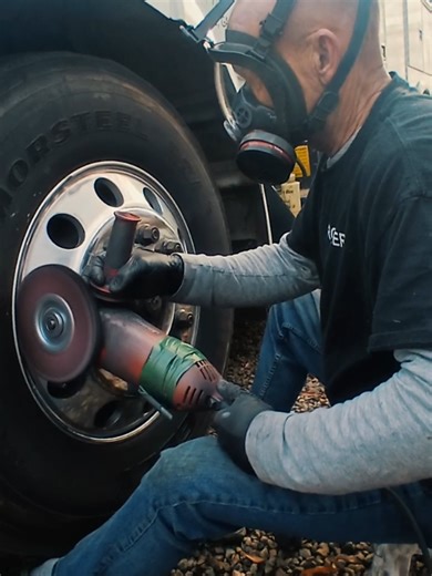 Aluminum Polishing Techniques for Big Trucks