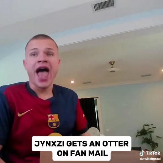 Jynxzi Gets an Otter in His Fan Mail