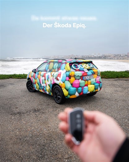 Ooooh that's Epiq. ⚡✨ Vorhang auf für unser nächstes großes Ding im kompakten Format: Der Škoda Epiq kommt! Er bringt unser neues „Modern Solid“ Design auf die Straße und beweist, dass wahre Größe keine Frage der Abmessungen ist. Bereit für den Einstieg in eine neue Ära? | Škoda