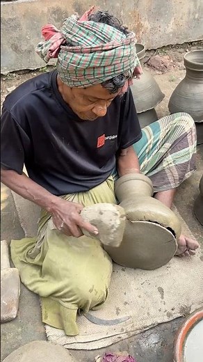 Amazing Process of Attaching the Base to a Clay Pot.😱 #foryou #viral