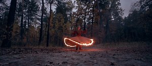 BURNING WHEEL ► dancer ANNA OMELYANTSEVA music & voice PETR DMITRIEV camera VADIM STEIN Egor Talikov — flute Denis Kucherov — tabla Stepa Matuzenko — bass Denis Davidov — synth www.kalander.info www.facebook.com/anna.whirling www.braidart.info https://www.youtube.com/watch?v=0CroU_3Kww0&feature=youtu.be 2016 | KALANDER