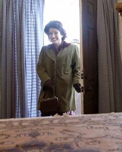 8.7K views · 119 reactions | This modern family travels back in time to the winter of the 1940s. After a full wardrobe and home transformation, they'll use their trusty forties manual to guide them through this unfamiliar decade. Watch the Back in Time for Winter 1940s episode on CBC Gem: https://gem.cbc.ca/media/back-in-time-for-winter/season-1/episode-1/38e815a-011e52cac04 | CBC Life | Facebook