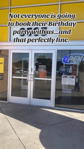 Book with us!! 🥳🎉 We offer different packages. Suitable for anyone’s budget!💸 Parties start at $209 on weekdays and $309 on weekends!! Book at superllama.com #superllamainflatablepark #dfw #birthday #explorepage✨ #kidsparty | Super Llama Inflatable Park