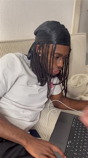 Le problème n’est pas le pitch. Le problème, c’est quand tu oublies qui tu es en l’utilisant. Un bon closer s’adapte sans perdre son identité. #closer #coaching #commerce #business #vente