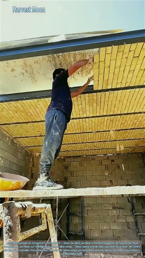 Verlegen von Deckenfliesen! Befestigungstechnik mit Klebstoff in großer Höhe