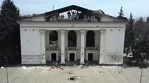 Human Rights Watch documenta posibles crímenes de guerra durante el asalto ruso a Mariupol en un nuevo informe