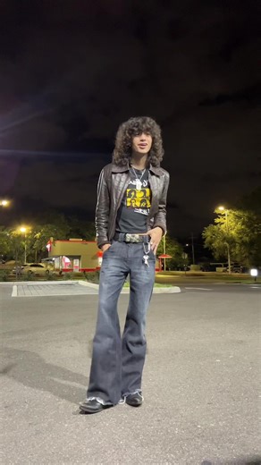 Vintage Fashion Trends: 70s and 80s Outfit Ideas