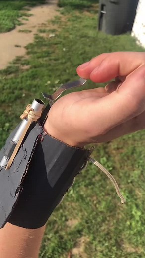 Homemade Spiderman Web shooter #homemade #homemade_web_shooter #spideman