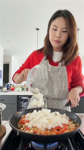 Kid-friendly non-spicy tteokbokki