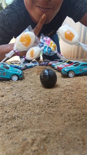 Unbelievable! A Millipede Chooses Candy Among Toy Cars 🚗🍭 #pillmillipede #shorts