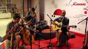 Blaumut ens va acompanyar al final de la temporada i van interpretar "21 botons" 😋 | El matí i la mare que el va parir