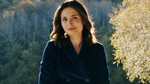 Apple TV Sci-Fi Masterpiece Dethroned After Months On Global Streaming Charts By Returning Spy Thriller