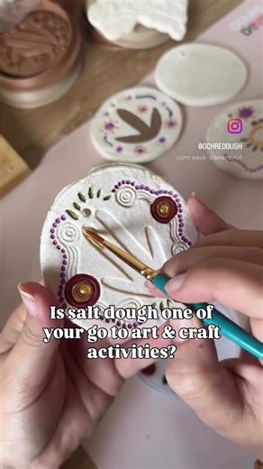 Because it’s easy to make with 2 ingredients you’ve probably got in the pantry and the ornaments turn out pretty tough! ✨ The first time I made these I was surprised at how solid they turned out. ⁣ ⁣ Salt dough is perfect for ornament making 👌🏽⁣ ⁣ You can use our stamps to decorate and colour in/paint or just about anything to create different patterns in the dough 🍂⁣ 🧡