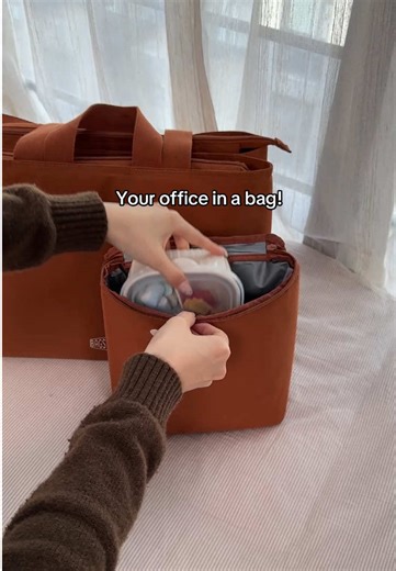 One bag for work and lunch. Finally. 🥺🥳🙌🏻#bagorganization #worktote #lunchbag #officeessentials #9to5life