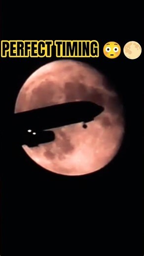 Plane Crosses the Full Moon PERFECTLY 😳🌕✈️ #shorts #aviation