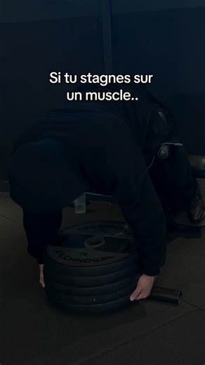 Sacha - Coach diplômé 🎓 on Instagram: "Si tu stagnes sur un muscle, Ce n’est presque jamais un problème d’intensité. Et dans l’écrasante majorité des cas, ce n’est pas non plus un problème de volume d’entraînement. La réalité est beaucoup plus simple. Et beaucoup plus frustrante. 👉 Le problème, c’est ta technique d’exécution. Quand ta technique n’est pas bonne, la tension ne va tout simplement pas au bon endroit. Tu peux forcer. Tu peux charger plus lourd. Tu peux rajouter des séries. Mais si 
