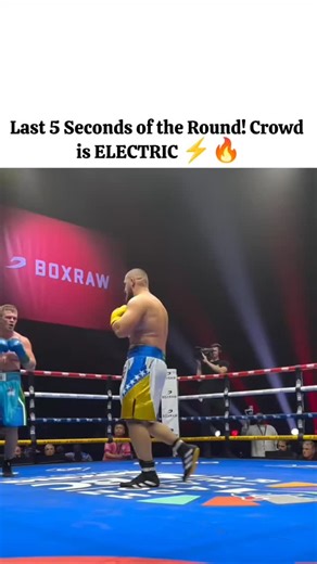 THE SPORTS ARENA on Instagram: "Final Seconds of the Round Pure Heavyweight Adrenaline and Cheers 🤩 #Shorts #BoxingFight #FinalRound BoxRaw Heavyweight Adrenaline Spikes in the Final Bell 🛎️ Capturing the Raw Energy of Ringside Boxing ​In professional boxing, the final seconds of any round are often a microcosm of the entire fight—a desperate, high-stakes moment where strategy is momentarily replaced by sheer willpower. As seen in this clip, the atmosphere is charged: two large fighters are lo