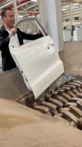 SHREDDER VS CAR DOOR! ⚙️🚗 Massive Metal Crushing Power