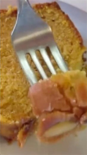 Moist PUMPKIN SPICE POUND CAKE 🎃 So DELICIOUS 😍 #food #baking #cake #recipe #shorts