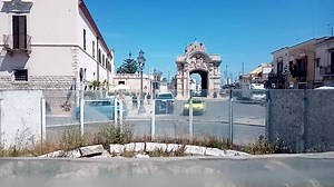 8.5K views · 216 reactions | Barletta, non c'è male peggiore della "noncuranza"...e Avest !! PS: teoricamente siamo una città dalle forti potenzialità, praticamente invece............................................che peccato! 沈 | Barlett E AVEST | Facebook