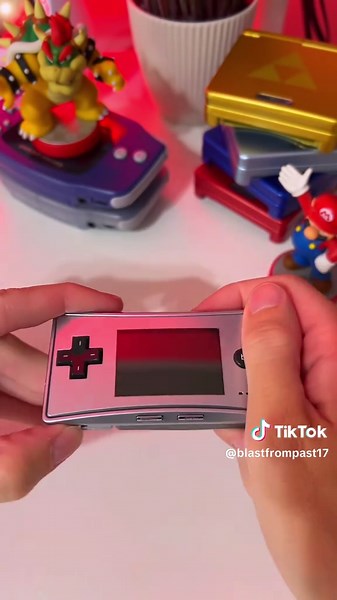 Super Mario World: Nostalgic Gameplay on Gameboy Micro