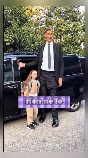 L’HOMME LE PLUS GRAND DU MONDE 😱 2m51 et une vie hors norme #shorts