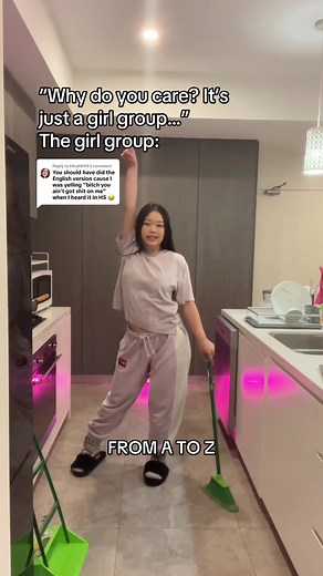 2NE1 - Welcome Back! New Music Video and Performance