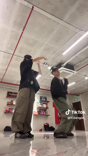 coffee khummm☕️ | dc: me #rosé #rosie #dance #fyp