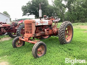 1949 Farmall M 2WD Tractor | Agriculture