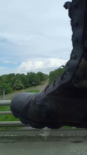 Sa combat shoes makikita | Brandon PH