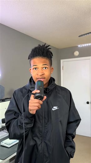 Natural light vs leds #setup #dagam3z #techtok | SebastiantHudson