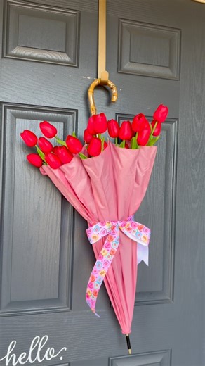Valentine’s Door Decor DIY 💘 Turn a pretty umbrella into the CUTEST Valentine’s door hanger! ☂️ Start with an umbrella with a curved handle 💗 Line the inside with pink tissue paper or a plastic tablecloth 🌸 Add your favorite faux flowers 🎀 Finish it off with a bow ✨ Hang it up and voilà—instant Valentine charm! It’s easy, affordable, and makes your front door feel extra festive ❤️ 💬 links to everything I used! https://linksta.io/5b8a4fdc #doordecor #valentinesdoor | Stephanie Gigliotti