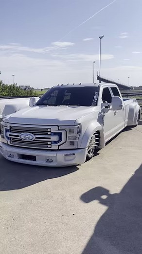 55K views · 1.1K reactions | Slammed Ford F-450 Platinum at Texas Truck Invasion #sickslammedtrucks #baggedtrucks #sicktrucks | SICK Slammed Trucks | Facebook