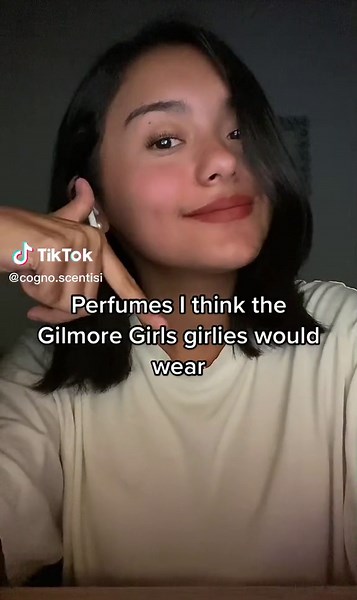 What other tv series would you like me to give their characters a perfume? Comment down below :) #greenscreen #perfume #perfumetiktok #perfumetok #fypシ #perfumecheck #gilmoregirls #lorelaigilmore #rorygilmore #lanekim