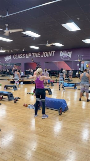 Drumroll please! 🥁Excited to unveil our latest lineup of electrifying Spring classes! Your journey to fitness starts here. Don’t miss out – download the Crunch App now to plan your next sweat session! 📲 | Crunch Fitness