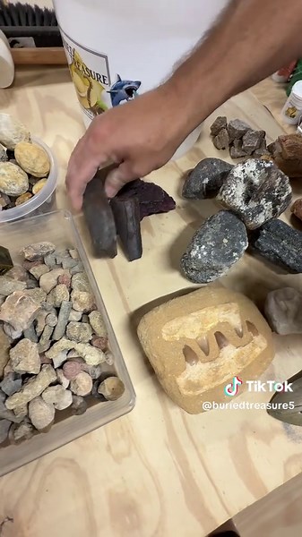 It’s a NEW one of a kind bucket! MEG vs MOSASAUR check it out #buriedtreasure #christmasgiftideas #holidaygifts #shark #dinosaur