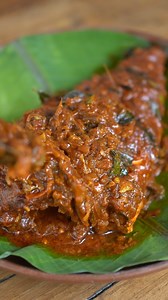 Kerala Style Tasty Fish Masala Recipe: A Flavorful and Easy Seafood Dish 😋 Ingredients Fish - 1 nos Onion - 2 nos Ginger - 1 nos Garlic - 7 to 8 nos Green chilli - 3 to 4 nos Curry leaves - 3 to 4 sprigs Tomatoes - 3 nos Turmeric powder - 1 tbsp Red chilli powder - 1 tbsp Pepper powder - 1/2 tbsp Fenugreek seed - 1 tsp Salt - 1 or 2 tsp Oil - 5 to 6 tbsp | Village Cookings