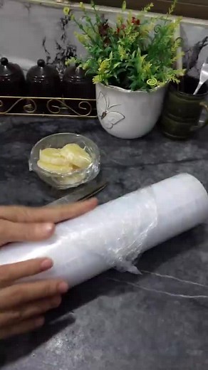 Kitchen Hack: Easy Cling Wrap Cutting Tips